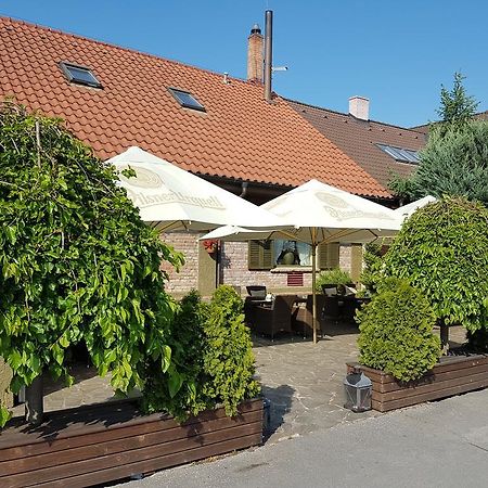 Barock Restaurant & Pension Topoľčany Dış mekan fotoğraf