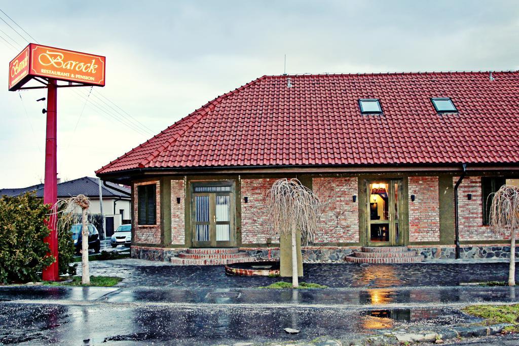 Barock Restaurant & Pension Topoľčany Dış mekan fotoğraf