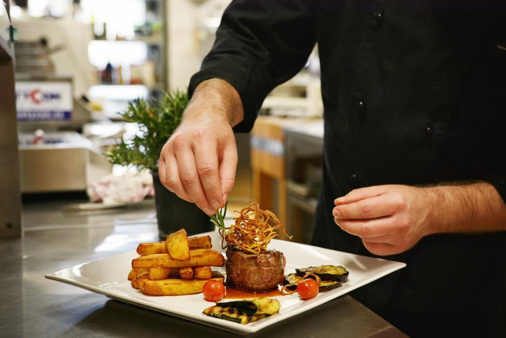 Barock Restaurant & Pension Topoľčany Dış mekan fotoğraf