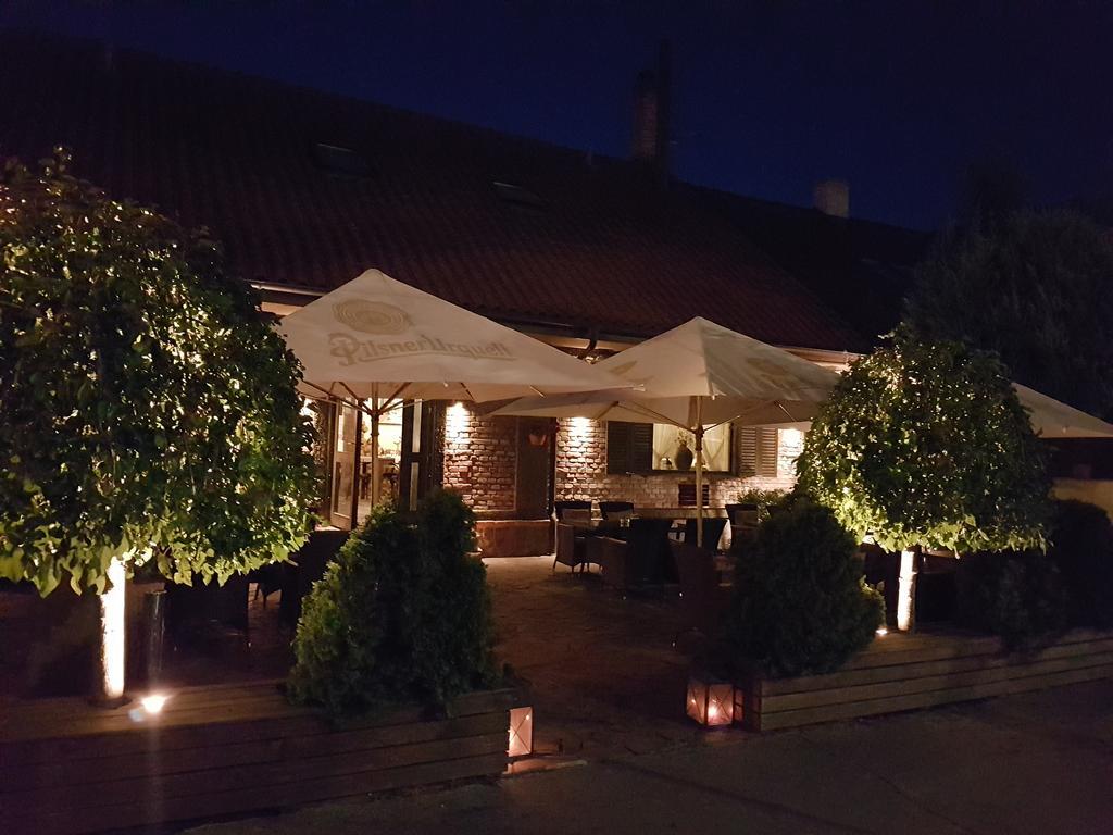 Barock Restaurant & Pension Topoľčany Dış mekan fotoğraf